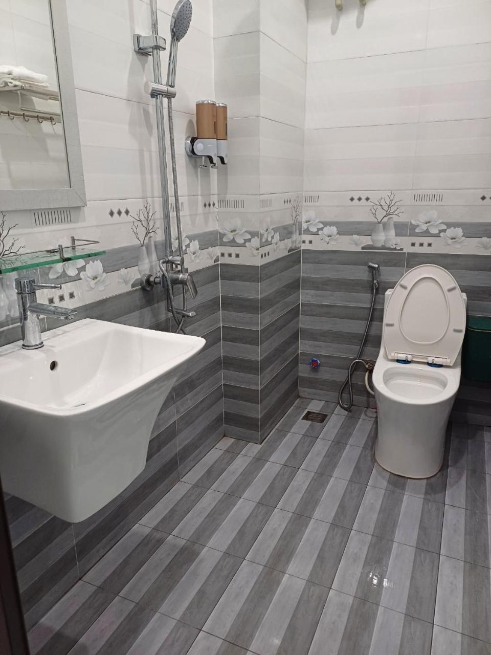 Hotel Hoa Ban Ha Noi Hà Nội Ngoại thất bức ảnh